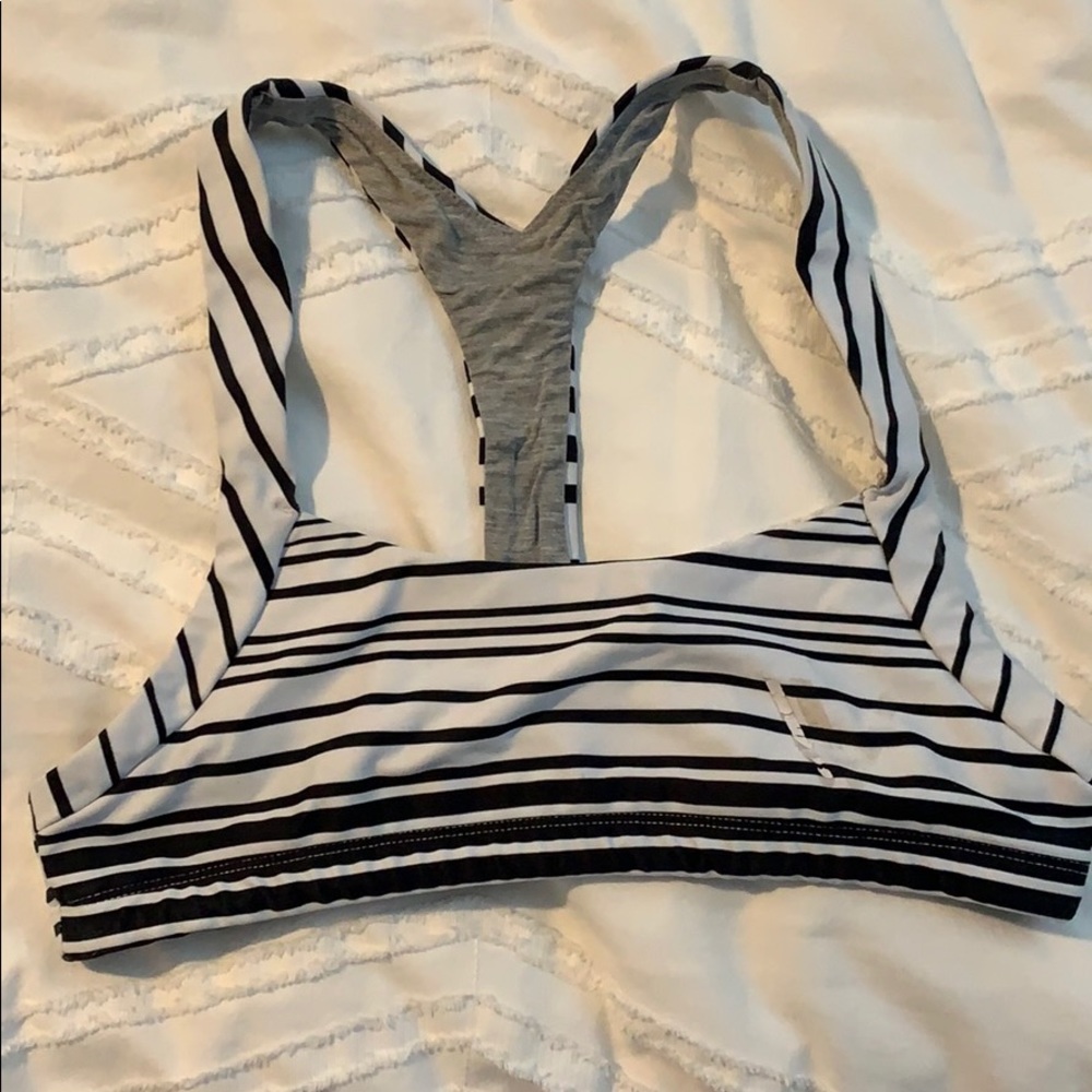 Vull sport black and white sports bra